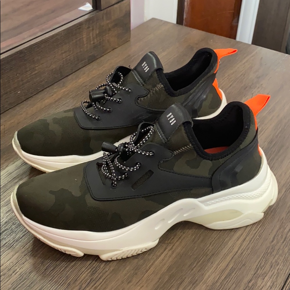 Steve Madden sneakers